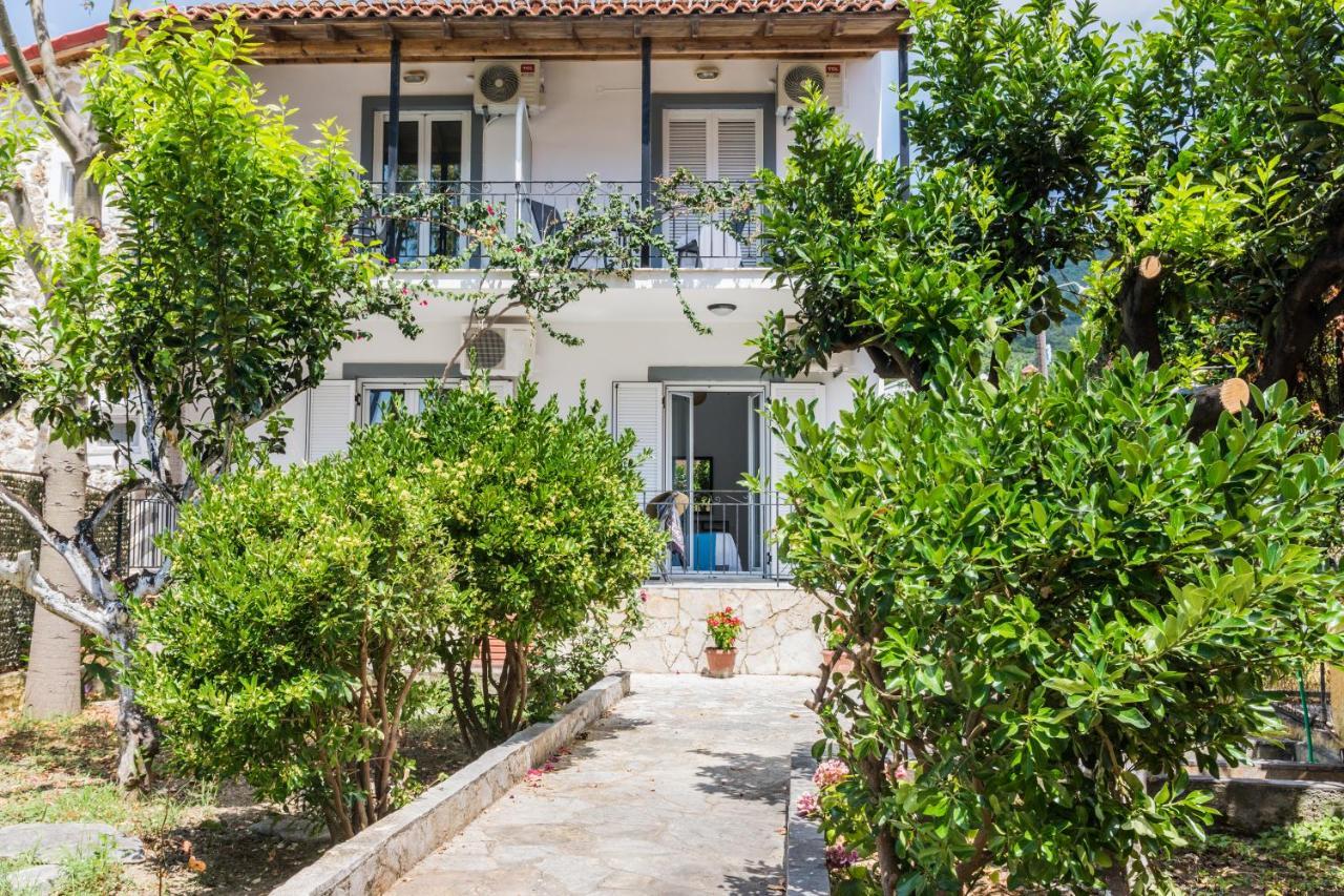 Irini Apartments And Studios アギオス・ゴルディオス エクステリア 写真
