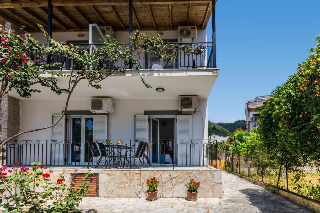 Irini Apartments And Studios アギオス・ゴルディオス エクステリア 写真