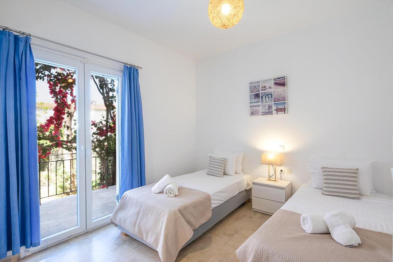 Irini Apartments And Studios アギオス・ゴルディオス エクステリア 写真